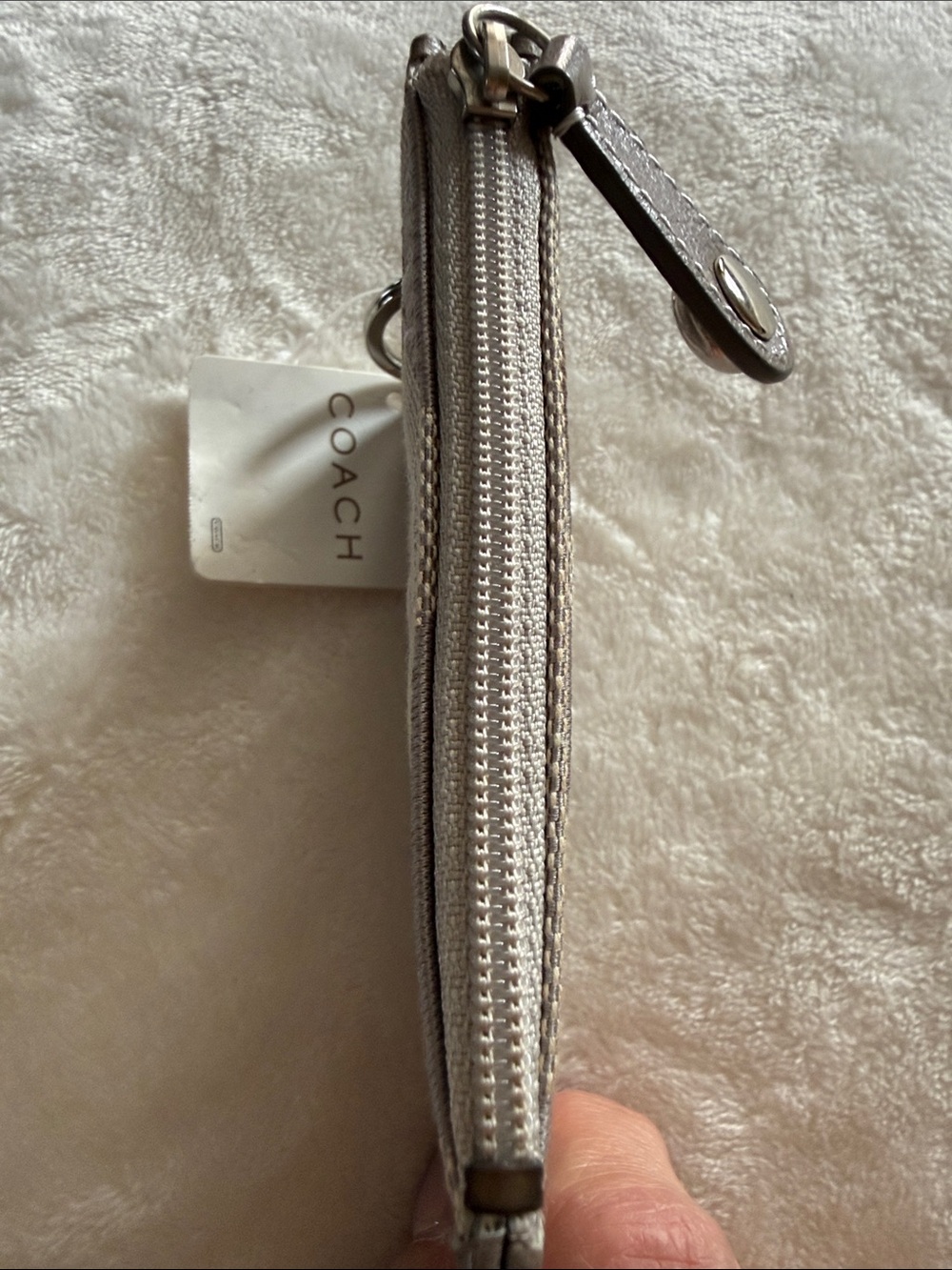 Signature Coach Mini Skinny Case - Picture 4 of 8
